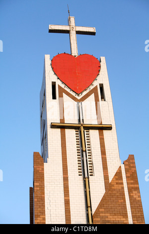 Chiesa cattolica sull isola di Fadiouth, composto da gusci con un cimitero cristiano. Joal Fadiouth, Senegal Foto Stock