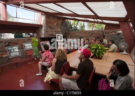 Sala conferenze a Taliesin West, casa invernale Frank Lloyd Wright, Scottsdale, Arizona. Foto Stock