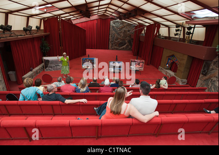 Sala conferenze a Taliesin West, casa invernale Frank Lloyd Wright, Scottsdale, Arizona. Foto Stock