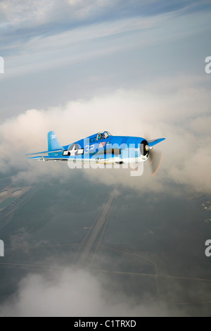 Un Grumman F6F Hellcat da combattimento aereo in volo su Chino, California. Foto Stock