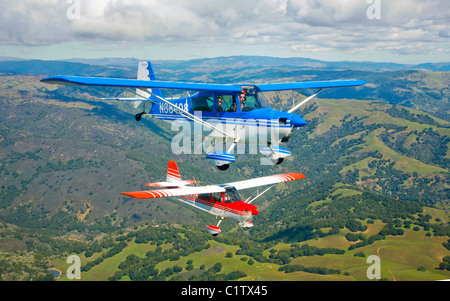 Due campione Citabrias degli aerei in volo vicino Hollister, California. Foto Stock