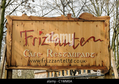 Frizzante Cafe Ristorante segno, Hackney City Farm Londra Inghilterra REGNO UNITO Foto Stock