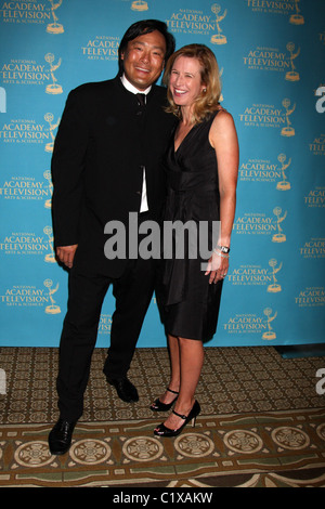 Tsai Ming la trentaseiesima diurno annuale Creative Arts Emmy Awards tenutosi al The Westin Bonaventure Hotel - Gli arrivi di Los Angeles, Foto Stock