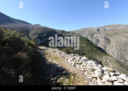 Mozarab Trail, una in stile moresco mulattiera ora utilizzato da escursionisti, vicino a Benimaurell, Vall de Laguart, Provincia di Alicante, Valencia, Spagna Foto Stock