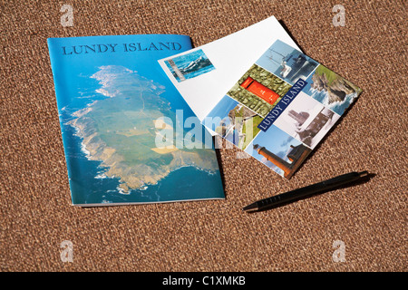 Lundy Island cartoline per scrivere e souvenir prenota su Lundy nel Marzo Foto Stock