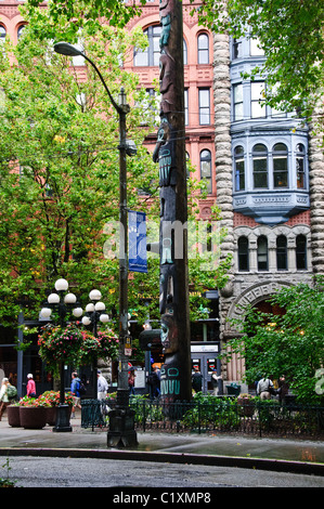 Tlingit Totem Pole, Pioneer Square, Seattle, Washington Foto Stock