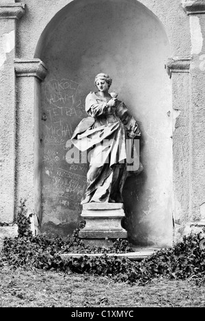 Statua al di fuori di San Petrov, Cattedrale di Brno Foto Stock