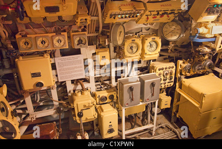 Interno del B-39 sottomarini sovietici al Museo Marittimo di San Diego Foto Stock