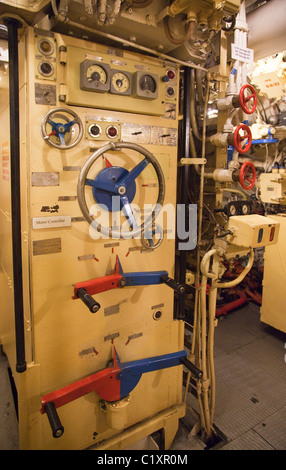 Interno del B-39 sottomarini sovietici al Museo Marittimo di San Diego Foto Stock