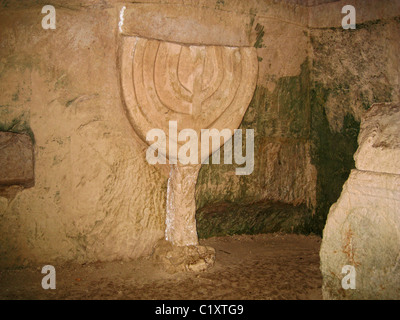 Interno di una grotta di bare di Beit Shearim o Beth she'arim Besara o in Beit Shearim parco nazionale nel nord di Israele Foto Stock