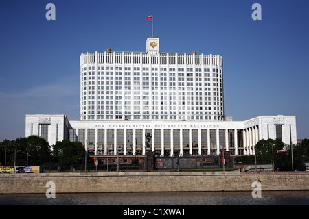 "I Russi Casa bianca" - la sede del governo della Federazione Russa. Mosca. La primavera 2010. Foto Stock