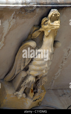 Scultura di Griffin come un balcone decorazione Foto Stock
