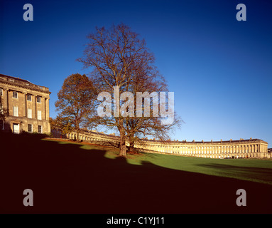 Il Royal Crescent, Città del bagno nella luce della sera in autunno Foto Stock