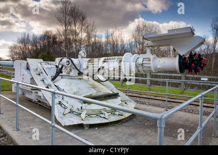 "Heliminer' macchina utilizzata per il taglio di carreggiata della metropolitana per le miniere di carbone al National Coal Mining Museum Wakefield West Yorkshire Regno Unito Foto Stock