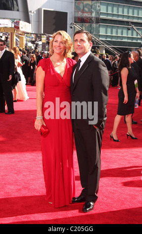 Steve Carell e la moglie Nancy Carell 61st Primetime Emmy Awards che si è tenuto presso il Nokia Theatre di Los Angeles, California, Stati Uniti d'America - 20.09.09 Foto Stock