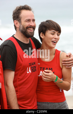 Jason Lee e Ceren Alkac competere nel 2009 Nautica Malibu Triathlon di Los Angeles, California, Stati Uniti d'America - 12.09.09 Foto Stock