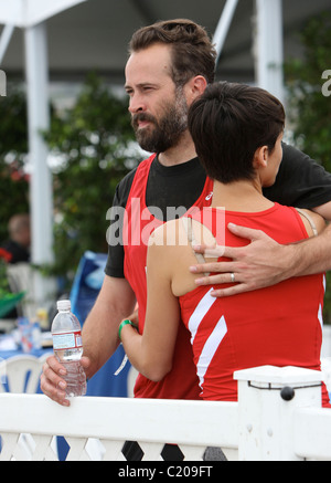 Jason Lee e Ceren Alkac competere nel 2009 Nautica Malibu Triathlon di Los Angeles, California, Stati Uniti d'America - 12.09.09 Foto Stock