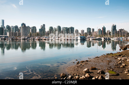 Coal Harbour Marina vista da Stanley Park, Vancouver Canada. Foto Stock