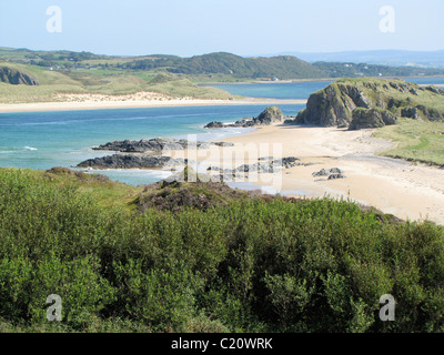 Sull isola di Doagh guardando attraverso la bocca di Trawbreaga Bay e cinque dita Strand, Donegal, Irlanda, rinomata per le sue correnti Foto Stock