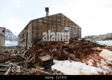 Vecchio spazzatura fuori [Base Est] (1939-1941, 1947-1948) degli Stati Uniti servizio antartico su [Stonington Island], Antartide Foto Stock