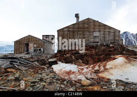 Vecchio spazzatura fuori [Base Est] (1939-1941, 1947-1948) degli Stati Uniti servizio antartico su [Stonington Island], Antartide Foto Stock