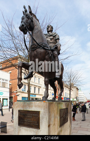 Statua di Marcus Cocceius Nerva Augusto, stando in piedi in Southgate Street, Gloucester Foto Stock
