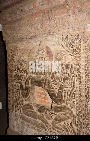 Bassorilievo scultura di Shiva, tempio Nanpaya, Bagan, Birmania Myanmar Foto Stock