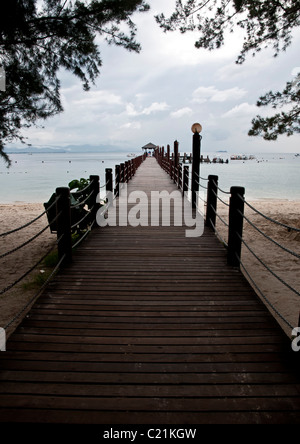 Il jetty di Pinau Manukan Island Foto Stock