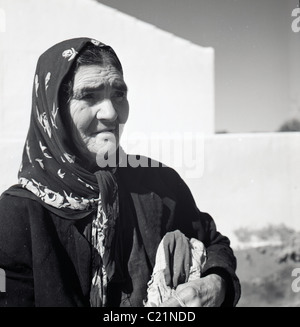 Degli anni Cinquanta, Portogallo. Ritratto di J Allan contanti di un locale donna portoghese. Foto Stock