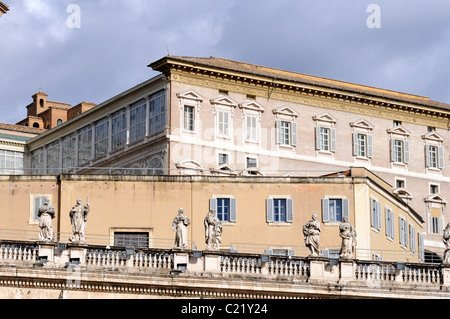 Palazzo Apostolico, residenza ufficiale del Papa cattolico nella Città del Vaticano, Roma, Italia. Foto Stock