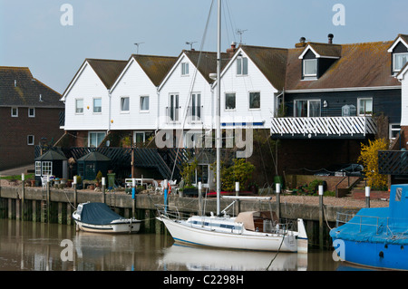 Riverside proprietà canale di roccia della segala East Sussex England Foto Stock