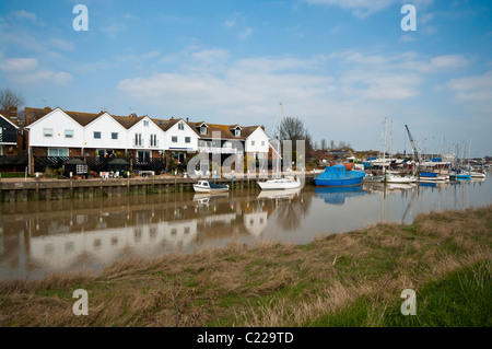 Riverside proprietà canale di roccia della segala East Sussex England Foto Stock