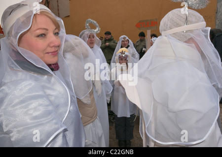 Angeli a Epifania (tre re) Vacanza processione a Ostrów Tumski a Wrocław, Bassa Slesia, Polonia Foto Stock