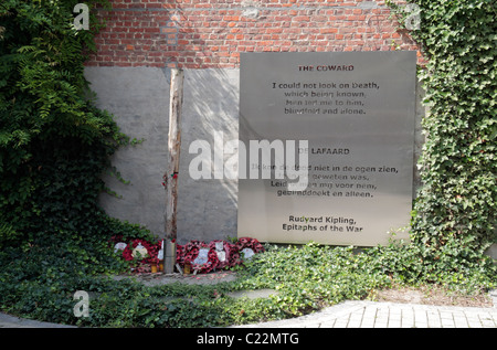 Esecuzione post, dove la prima guerra mondiale i soldati britannici sono stati girati all'alba da lì proprio lato, in Poperinge, Fiandre Occidentali, Belgio. Foto Stock