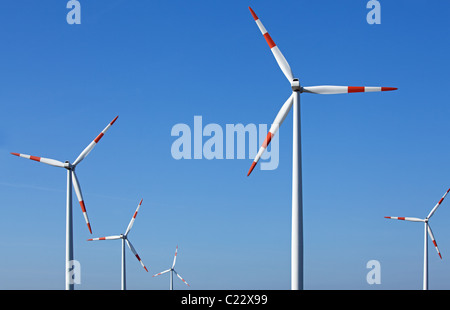 Vento da impianti alimentati vicino Suedergellersen, Bassa Sassonia, Germania Foto Stock