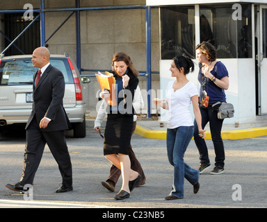 Julianna Margulies e Archie Panjabi sul set di "La buona moglie' New York City, Stati Uniti d'America - 22.10.09 Foto Stock