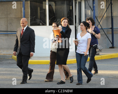 Julianna Margulies e Archie Panjabi sul set di "La buona moglie' New York City, Stati Uniti d'America - 22.10.09 Foto Stock