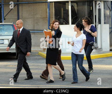 Julianna Margulies e Archie Panjabi sul set di "La buona moglie' New York City, Stati Uniti d'America - 22.10.09 Foto Stock