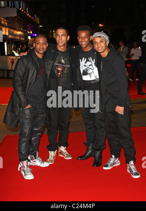 Jonathan Benjamin Gill aka JB, Marvin Humes, Oritse Williams, e Aston Merrygold di JLS UK premiere del film di Michael Jackson Foto Stock