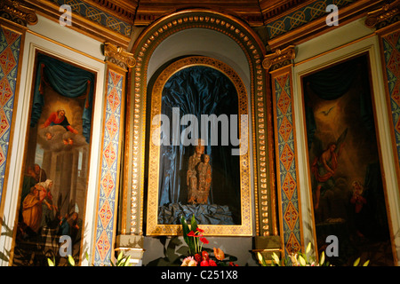 La Madonna nera a Notre Dame de Romigier Chiesa, Manosque, Provenza, Francia. Foto Stock