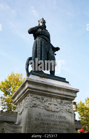 Statua di San Louis, Aigues Mortes, Provenza, Francia. Foto Stock