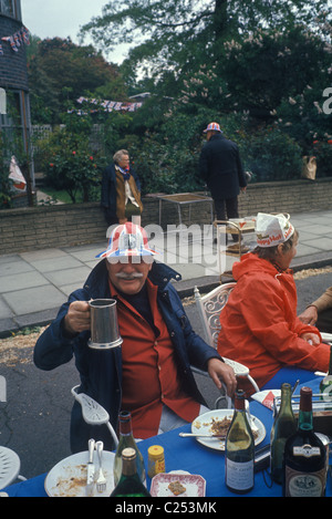 Silver Jubilee 1977 UK Queen Elizabeth II festeggiamenti per Queens Giubileo degli anni settanta Street party North London HOMER SYKES Foto Stock