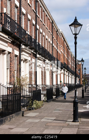 Terrazze georgiane sulla strada di inscatolamento / Hope Street Junction, Liverpool Foto Stock