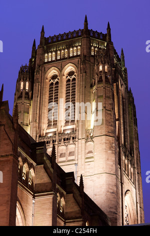 Notte tempo esterno della cattedrale di Liverpool, Liverpool Foto Stock