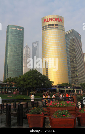 Paesaggio urbano vista da est Bund. Il Pudong, Shanghai, Cina. Foto Stock