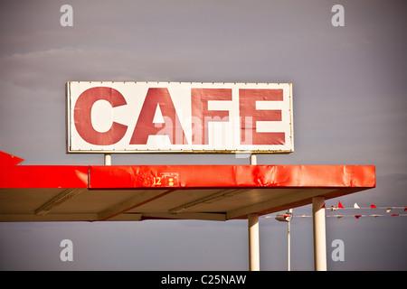 Roy's Motel & Cafe, storica pietra miliare lungo la vecchia strada 66 nel deserto di Mojave Amboy, CA Foto Stock