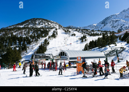 Impianti di risalita e piste di discesa di Arcalis, Vallnord Ski Area, Andorra Foto Stock