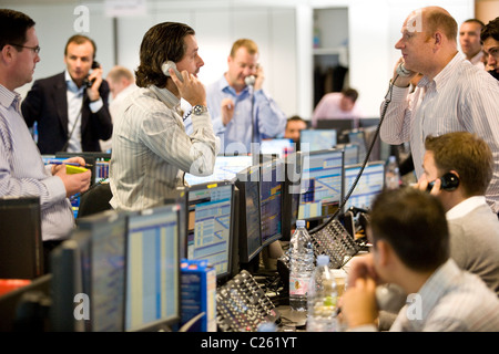 BGC voce + elettronica società di brokeraggio di trading floor , dove gli operatori di competere sui prezzi. Foto:Jeff Gilbert Foto Stock