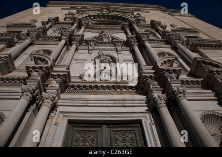 Facciata principale della Cattedrale di Girona, in Catalogna, Spagna Foto Stock