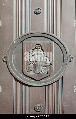 Dettaglio della porta di edificio art deco, old Savings Bank Building, Adelaide, Australia del Sud Foto Stock